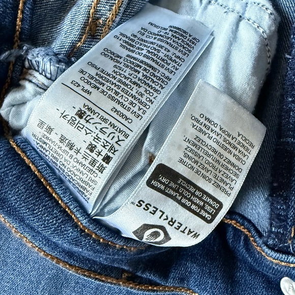 Levi’s 724 High Rise Slim Straight Cropped Jeans - Picture 7 of 8